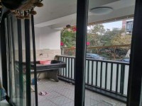 视野空旷，空间大，适合一家四口居住 珊瑚苑