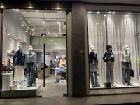 灵溪五街江湾路边间店面出租（原服装店） 灵溪江湾路
